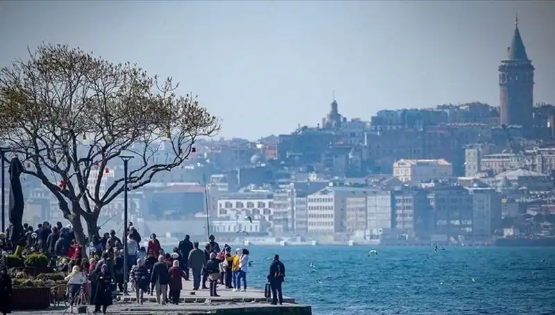 İstanbul'da Bahar Rüzgarı: Hafta Sonuna Sıcak Hava Müjdesi