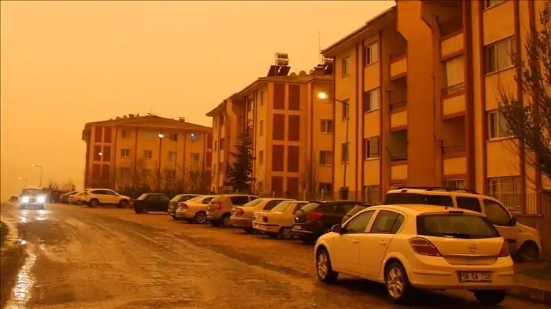 Dikkat Çekici Uyarı: Meteoroloji'den Çöl Tozu ve Sağanak Müjdesi Geldi!