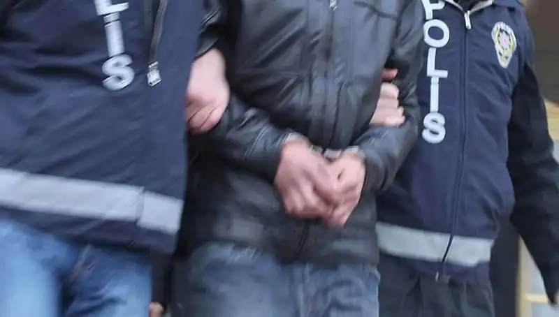 Konya Merkezli Dolandırıcılık Operasyonu: 13 Kişi Tutuklandı, Yüzlerce Mağdur Ortaya Çıktı