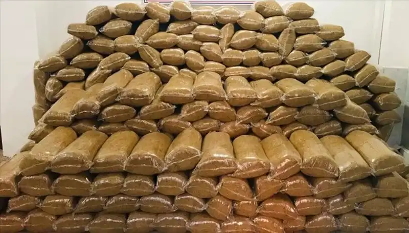 Manisa’da 2 Ton Kaçak Tütün Operasyonu: Dev Ele Geçirme!