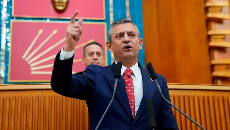 Özgür Özel, İBB Soruşturmasını Eleştirdi: "Siyasi Özlemle Yapılan Bir Operasyon"