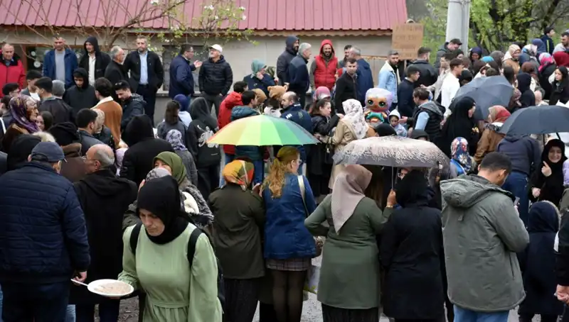 Türkiye’nin En Güzel Bayram Geleneği: 12 Bin Kişi Bir Araya Geldi!