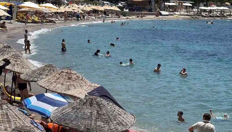 Yazın Gelmesiyle Hava Sıcaklıkları Rekor Kırdı, Sahil Dolu!