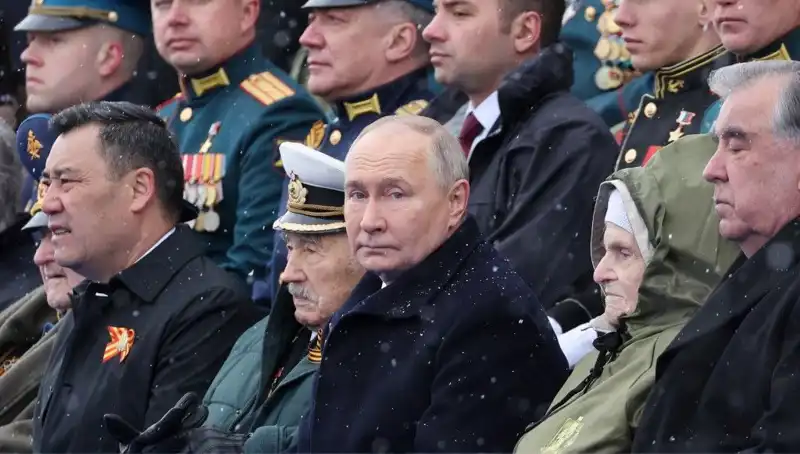Rus Ordusu Genişliyor: Putin'den Tarihi Askeri Yatırım Çağrısı