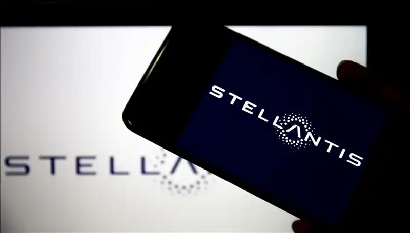 Stellantis Krizle Yüz Yüze: Fabrikalar Kapanabilir Mi?