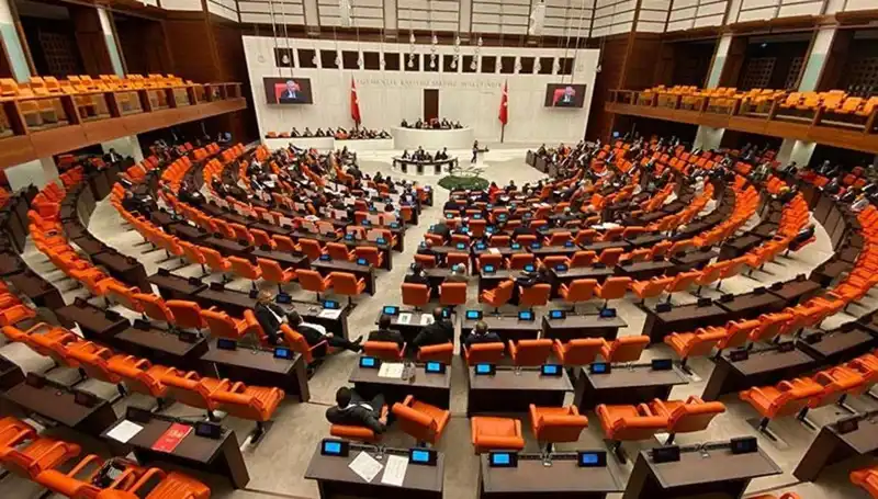 Emekli İkramiyesi 4 Bin TL Olabilir: TBMM'de İlk Adımlar Atıldı