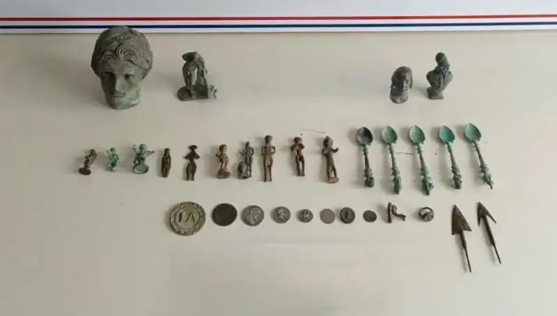 Roma Dönemine Ait Tarihi Eserler Kaçakçılığında Büyük Baskın!