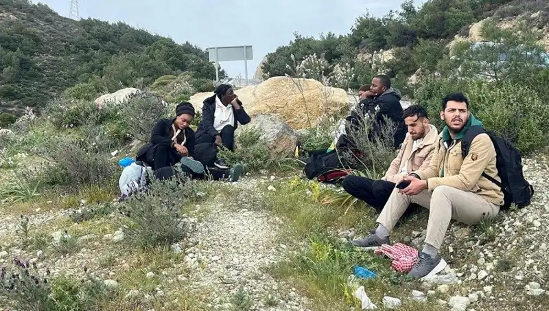 Düzensiz Göçmenler: İki İlde 20 Kişi Yakalandı
