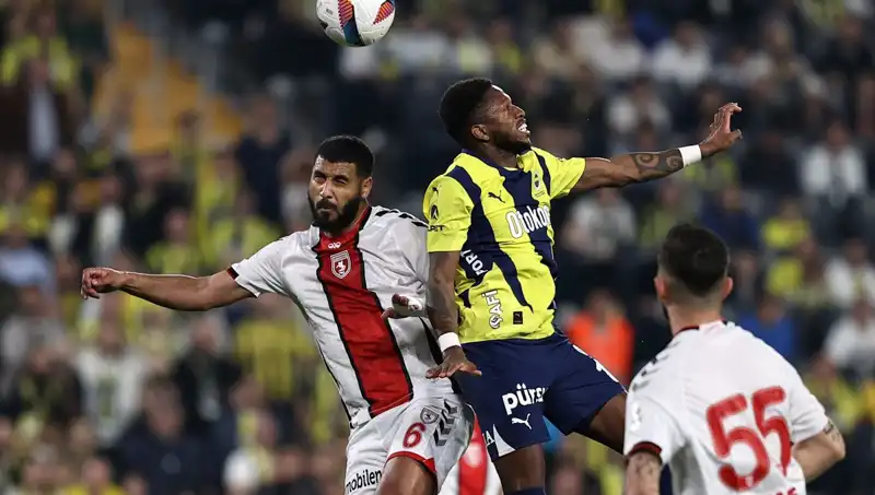 Fenerbahçe'de Uyum Bozuldu: Spor Yazarları Ne Dedi?