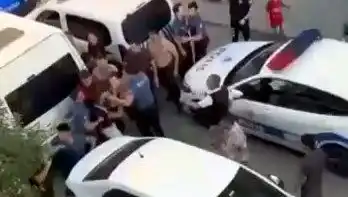 Sosyal Medyadaki Tartışma Sokak Kavgasına Dönüştü: 4 Yaralı