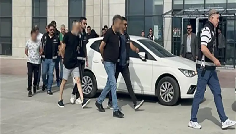Türkiye'de 36 Bin Kişiyi 10 Milyar Lira Dolandıran Turizm Firması Skandalı